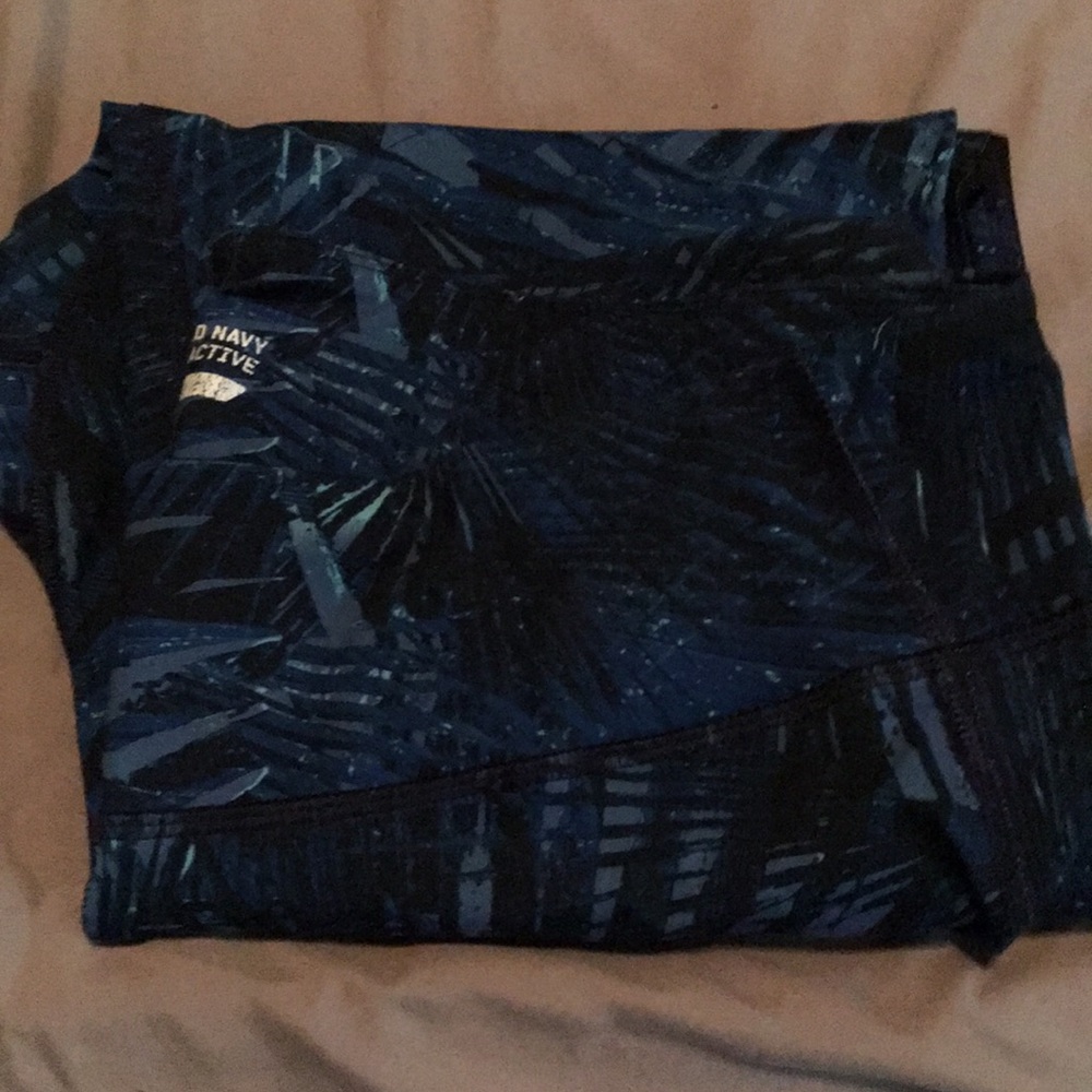 Old Navy Active Crop Pants